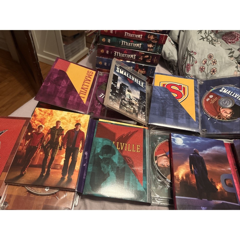 Smallville Series Seasons 1-8 DVD Boxed Sets Used With Episode Guides - Picture 4 of 4